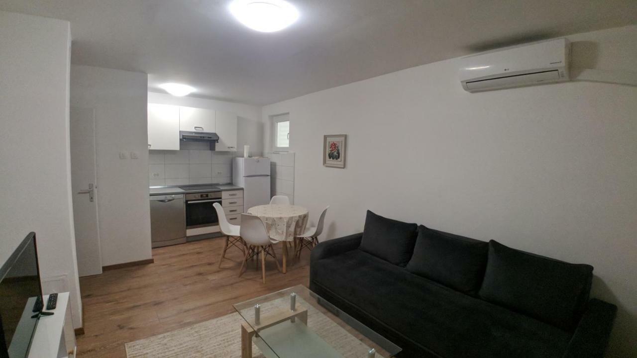 City Mid Mostar Apartment 외부 사진